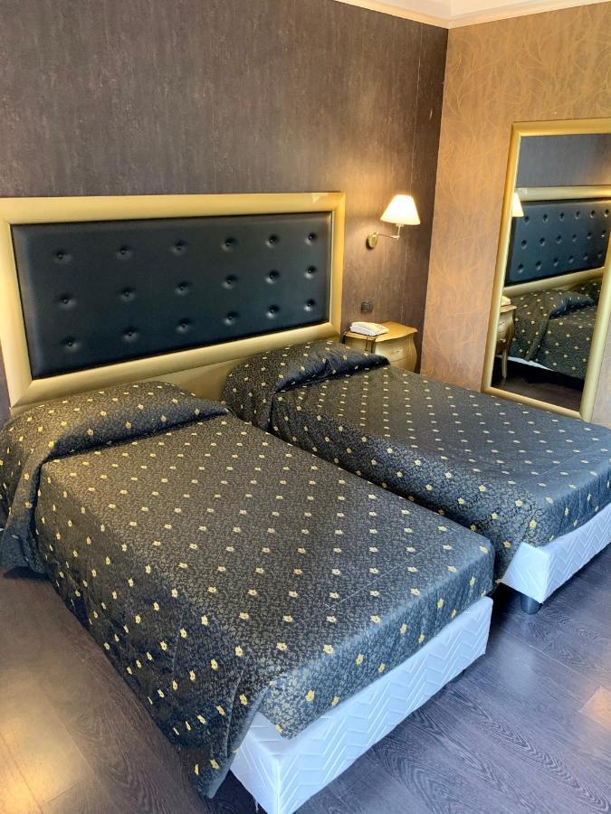 Hotel - Motel Flower Gropello Cairoli Екстериор снимка