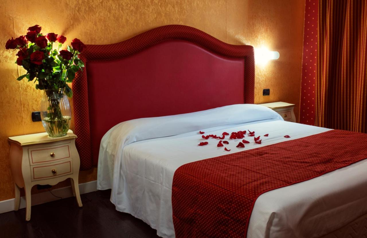 Hotel - Motel Flower Gropello Cairoli Екстериор снимка
