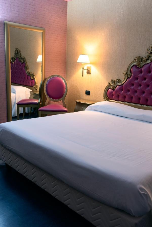 Hotel - Motel Flower Gropello Cairoli Екстериор снимка