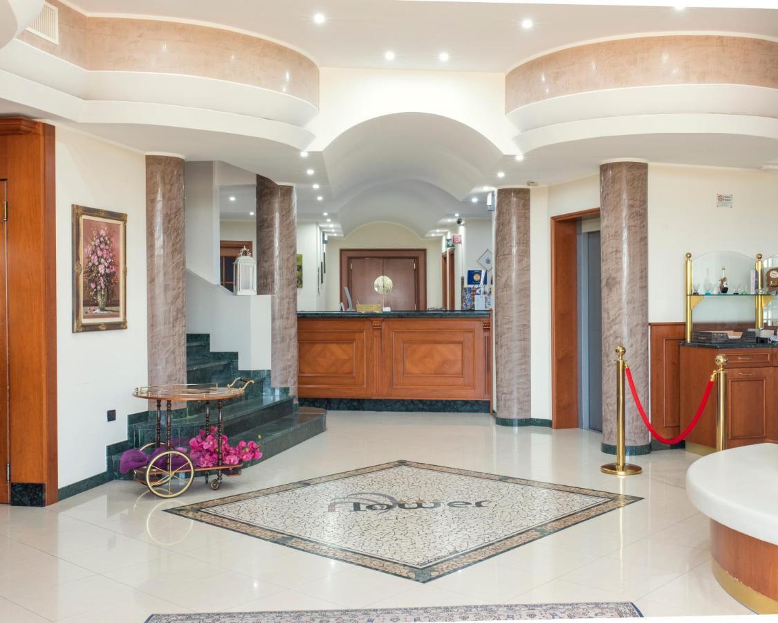 Hotel - Motel Flower Gropello Cairoli Екстериор снимка