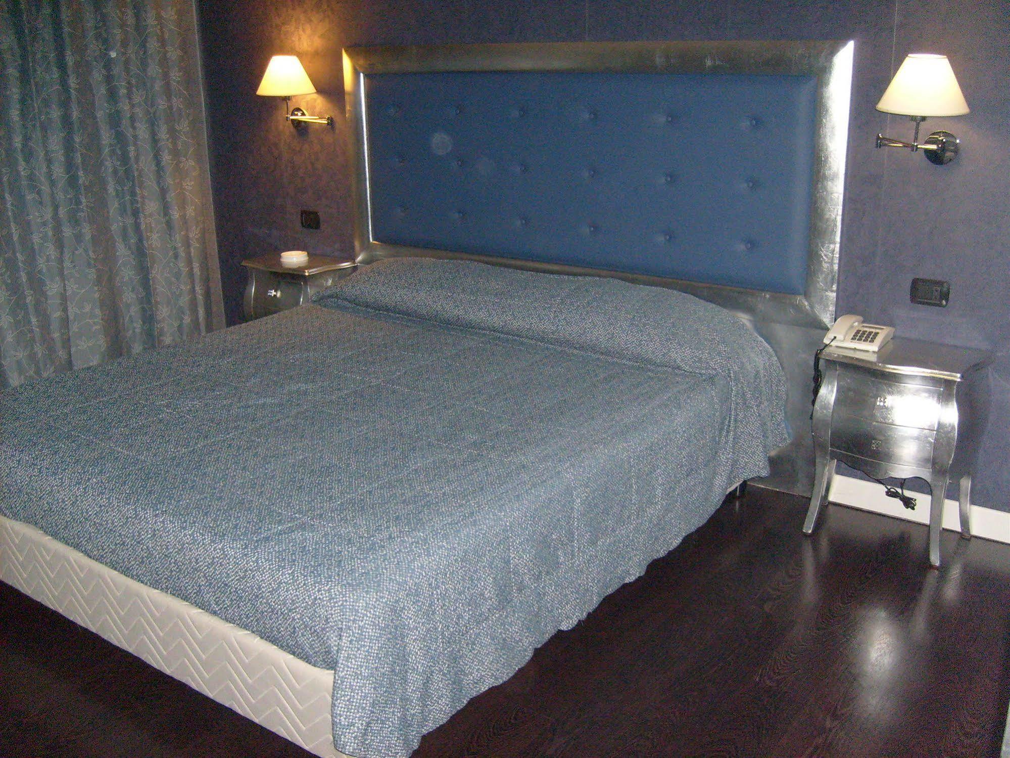 Hotel - Motel Flower Gropello Cairoli Екстериор снимка
